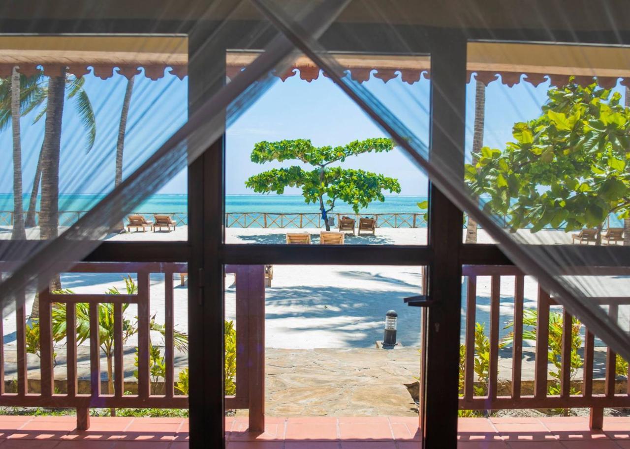 Vrclub Paje Palms Beach Resort Exterior photo
