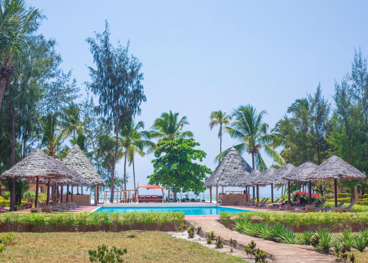 Vrclub Paje Palms Beach Resort Exterior photo